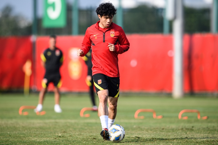 前国脚蒿俊闵、李帅、张辛昕入队特训 足协推专项分组计划