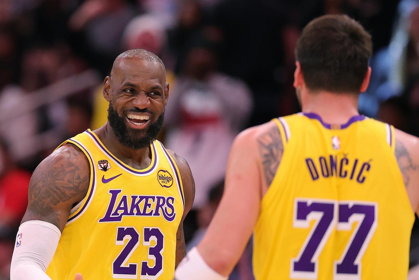 A·史密斯：詹姆斯离开非因金钱 感觉不被尊重 球队太快进入东契奇时代
