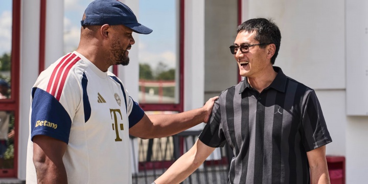 邵佳一造访塞本纳大街 与孔帕尼交流阵容建设