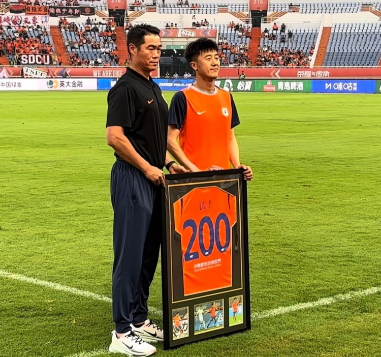 克雷桑获五月最佳,刘洋200场纪念仪式在鲁豫战前举行