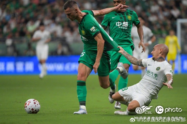 法比奥点射张稀哲绝杀 国安2-1力克浙江绿城 法比奥点射张稀哲绝杀 国安2-1力克浙江绿城