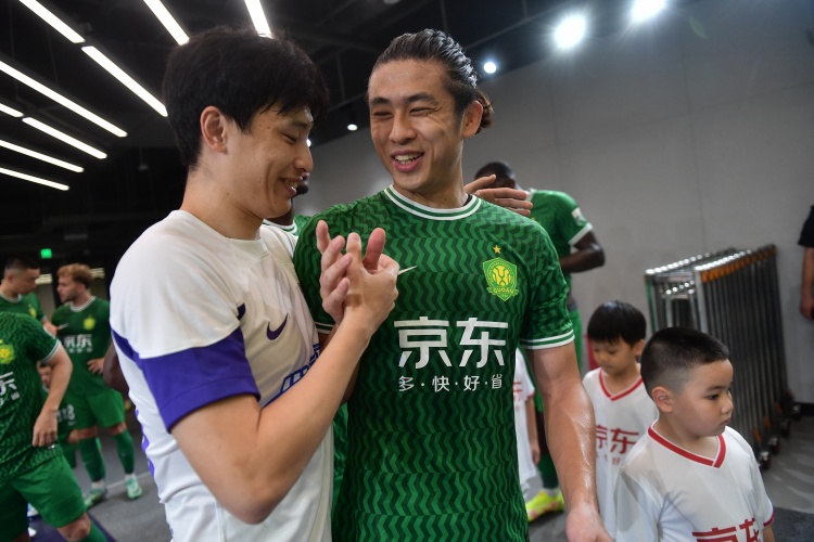 京津德比两回合均踢成4-2 客队全取三分 京津德比两回合均踢成4-2 客队全取三分