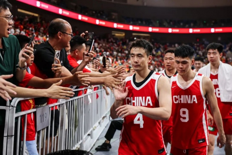 中国男篮夏训收官：8战6胜2负，佛山三战净负7分，后卫线仍缺持球核心