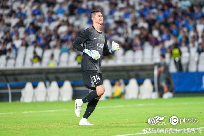 侯森多次扑救曹永竞张稀哲破门 国安客场3-0击败申花 侯森多次扑救曹永竞张稀哲破门 国安客场3-0击败申花