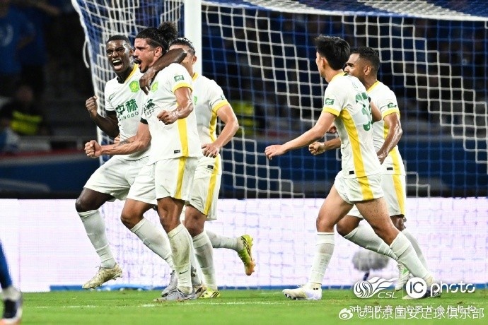 侯森多次扑救曹永竞张稀哲破门 国安客场3-0击败申花 侯森多次扑救曹永竞张稀哲破门 国安客场3-0击败申花