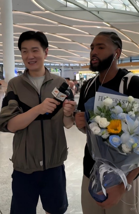 回归新疆男篮!劳森今天已经抵达乌鲁木齐