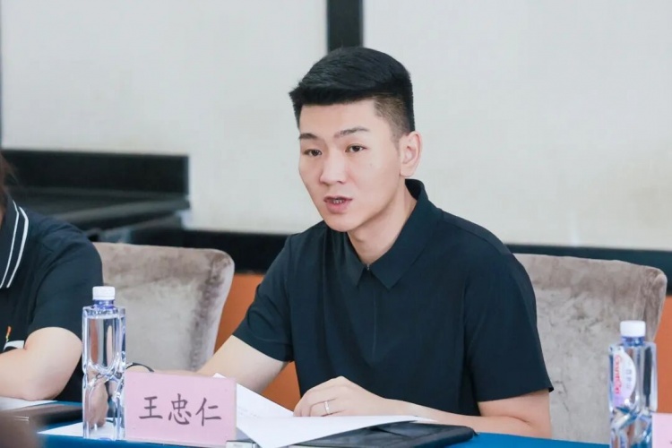 新疆广汇篮球俱乐部召开赛季总结暨新赛季动员大会 新疆广汇篮球俱乐部召开赛季总结暨新赛季动员大会
