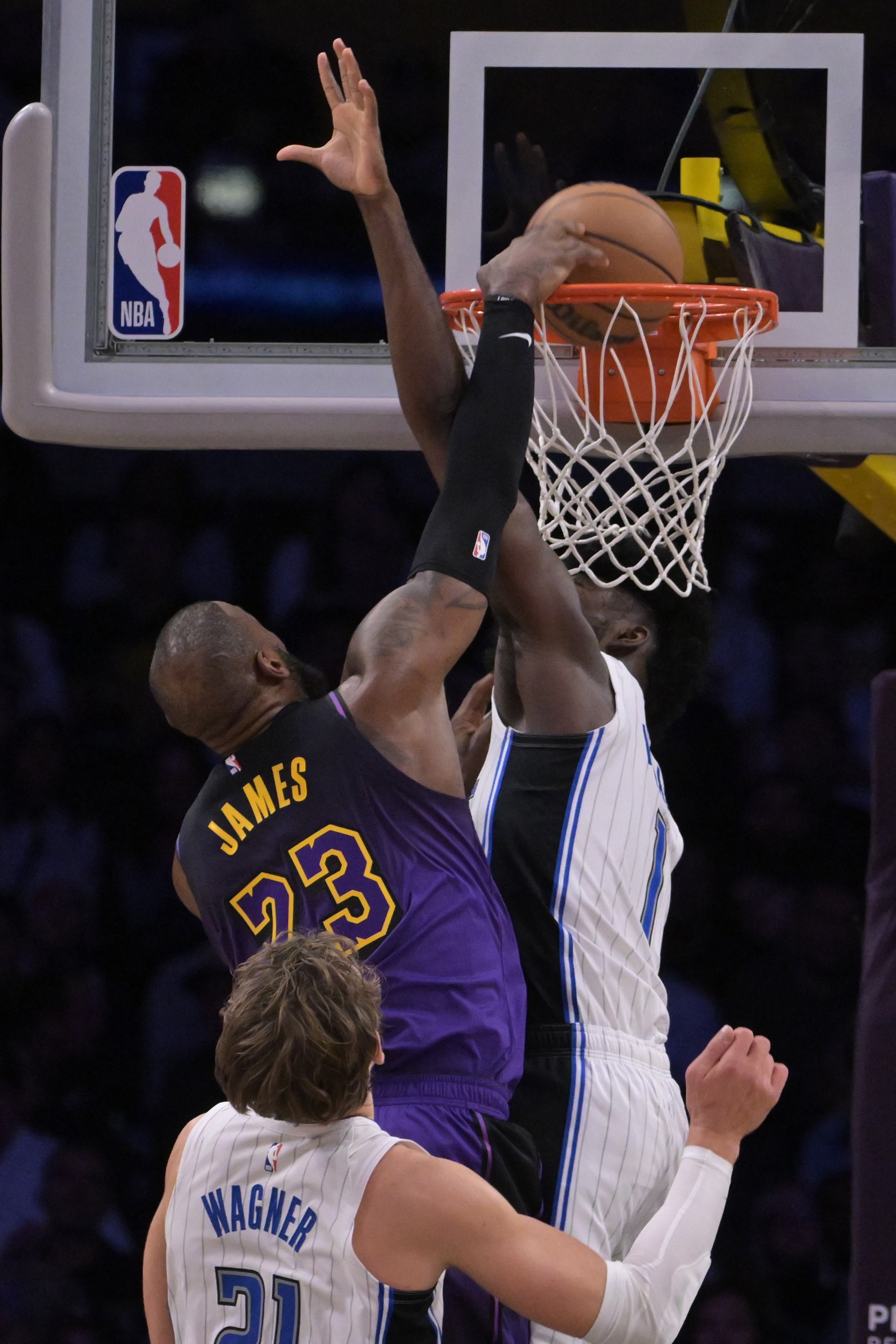 夸梅：詹姆斯不敢参加扣篮大赛 这是个人项目 输了没人给他背锅